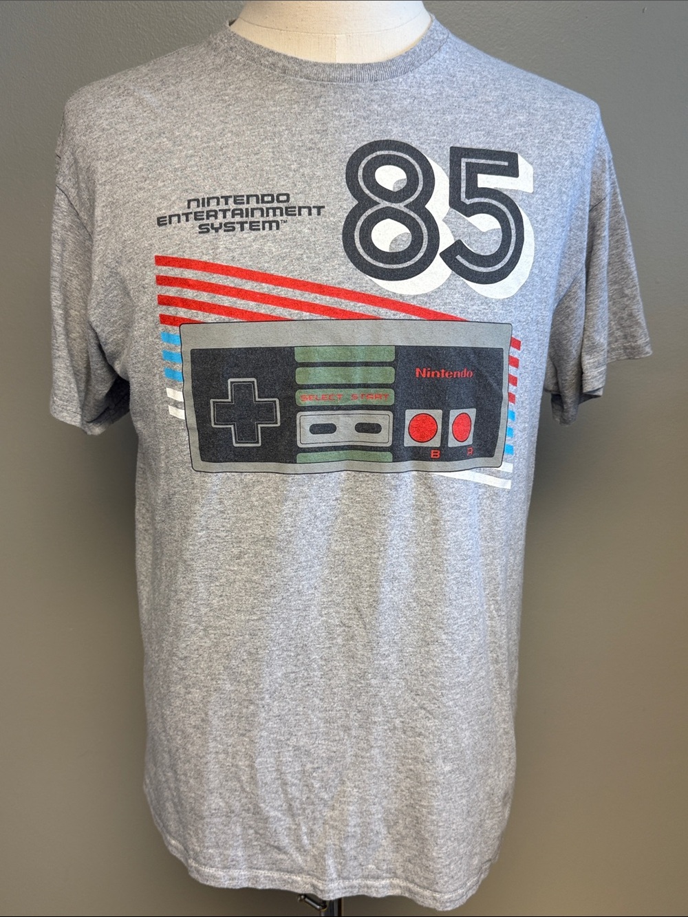 Nintendo Entertainment System NES 1985 Controller Graphic T-Shirt Gray Men's L